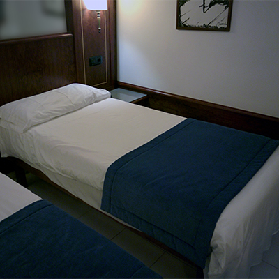 Pack de 10 Sábanas encimeras 100% Algodón para el sector hotelero
